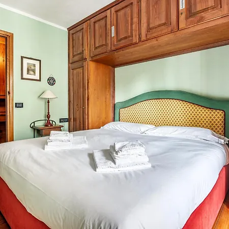 شقة Awesome Three Bedroom In كورمايور
