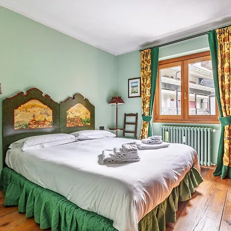 Awesome Three Bedroom In Courmayeur