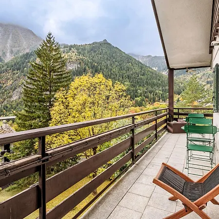 Awesome Three Bedroom In Apartament Courmayeur