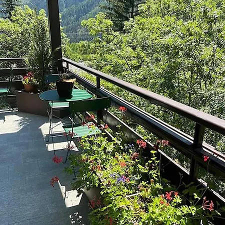 Apartment Awesome Three Bedroom In Courmayeur