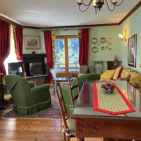 Awesome Three Bedroom In Courmayeur
