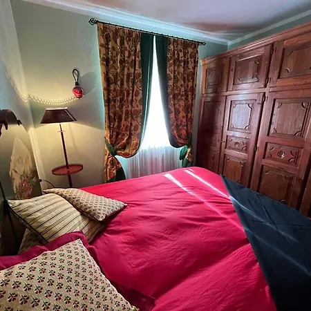Awesome Three Bedroom In Apartment Courmayeur