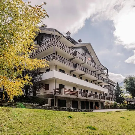 Awesome Three Bedroom In Daire